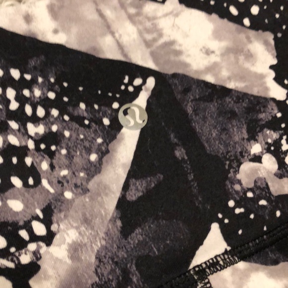 Short Lululemon Lycra Shorts (Size 4) - Picture 3 of 4